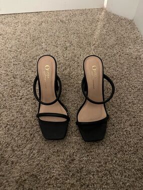 Olivia Miller Black Minimal Double-Strap Square-Toe Heels